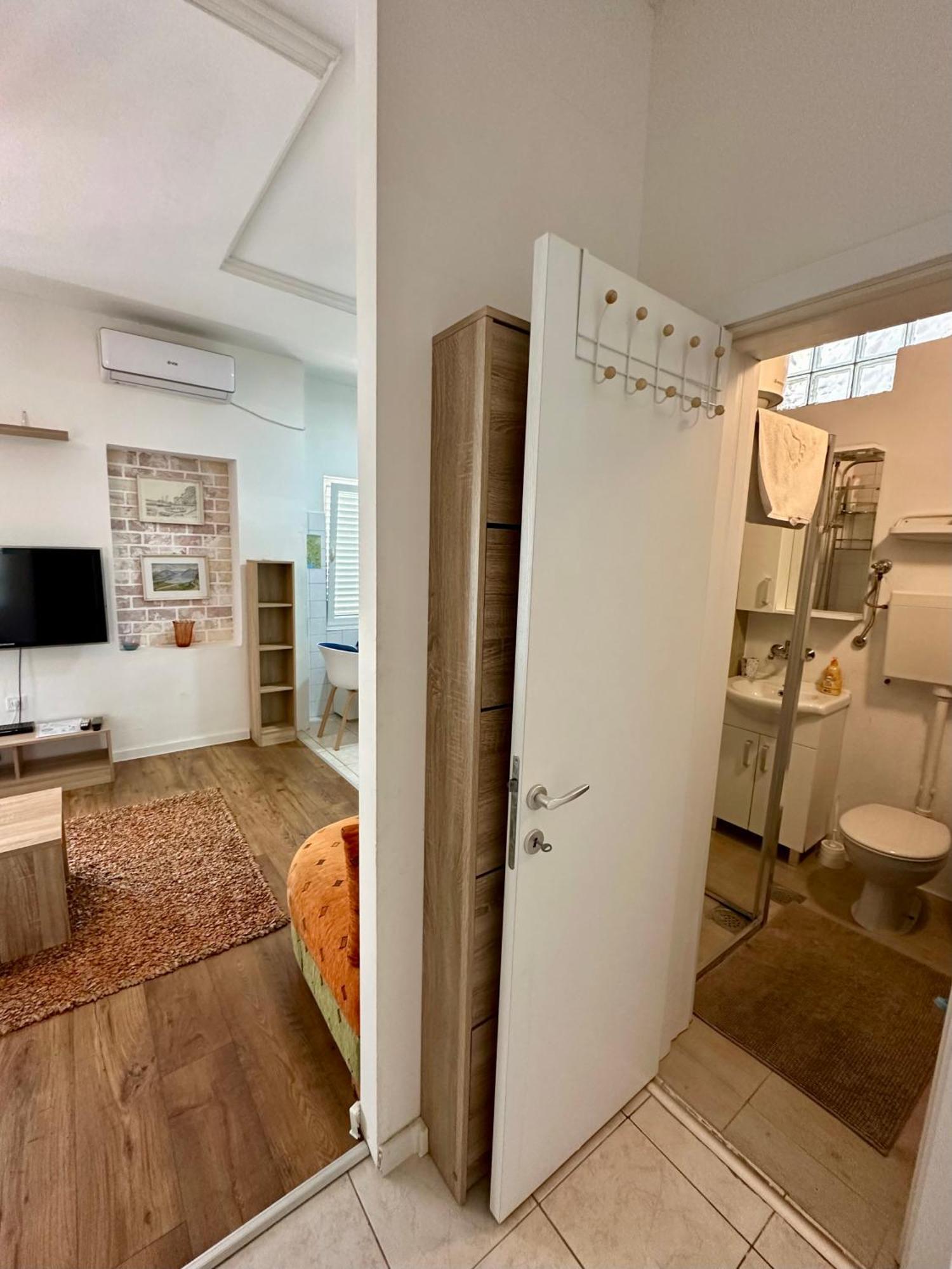 Villa Nela 티바트 외부 사진